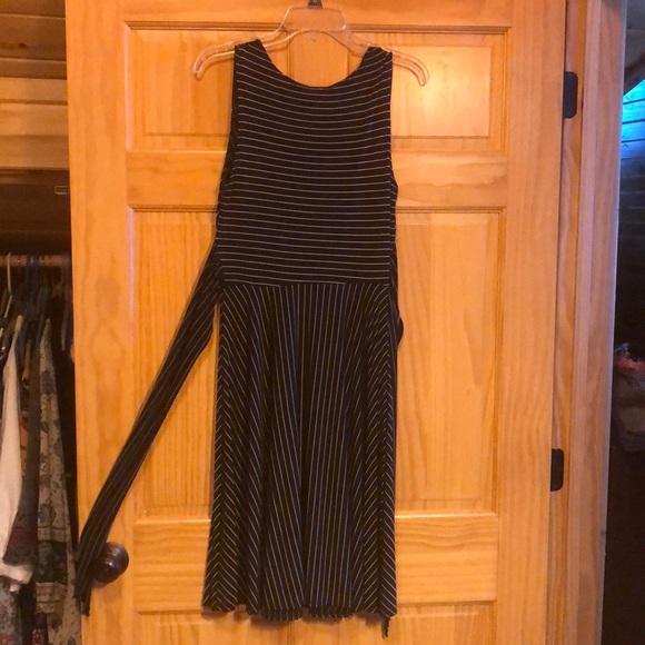 Black and white done Right - Picture 2 of 3